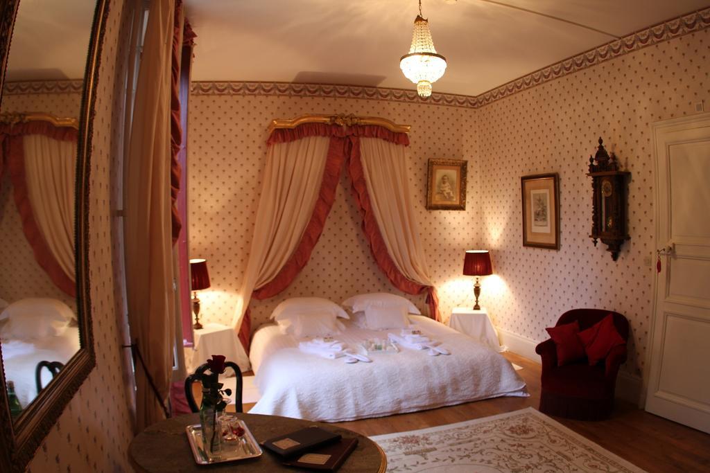 לינה וארוחת בוקר Gevrolles Chateau Du Breuil חדר תמונה