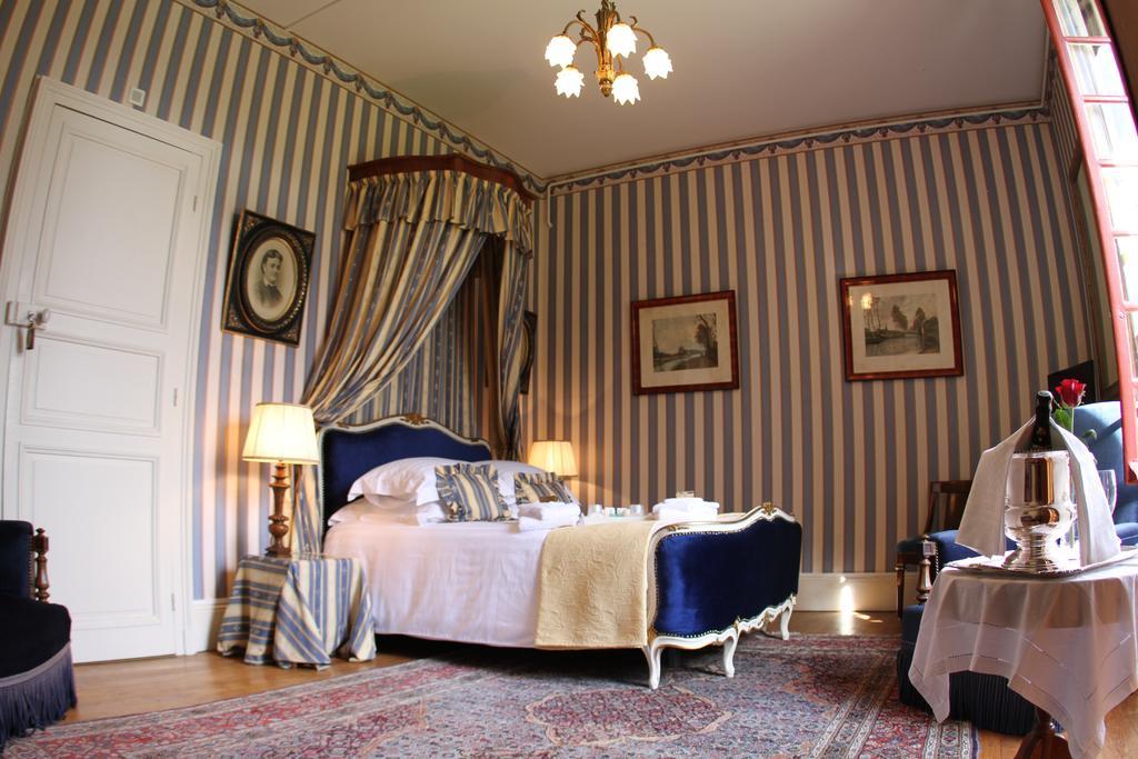 לינה וארוחת בוקר Gevrolles Chateau Du Breuil חדר תמונה